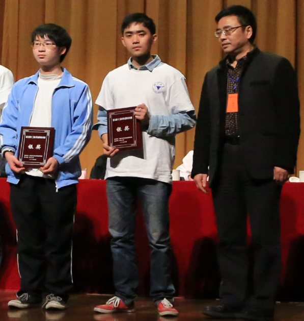 图3 91制片厂
银奖队伍代表汝峰领奖