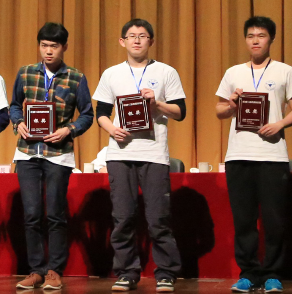 图4 91制片厂
银奖队伍代表汪寒领奖